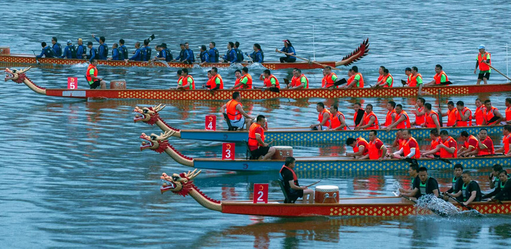 carrera de botes dragón